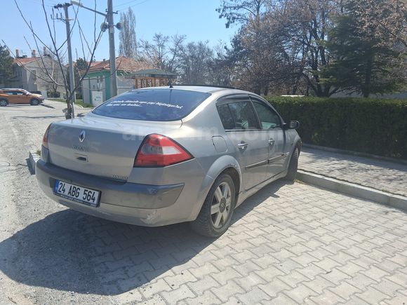 Sunrooflu temiz muhtardan takasa açık