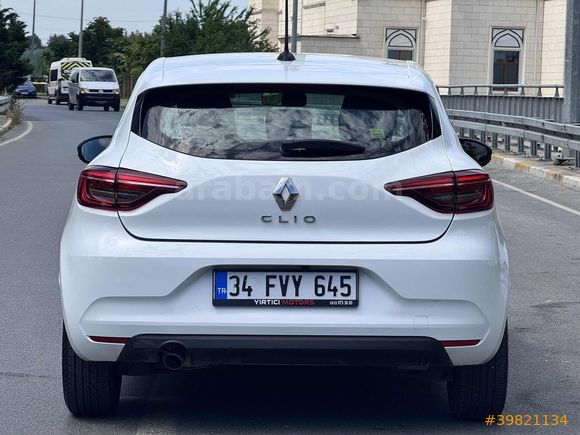 2022 RENAULT CLİO 1.0 TCE 79.000 KM SERVİS BAKIMLI TABLET EKRAN