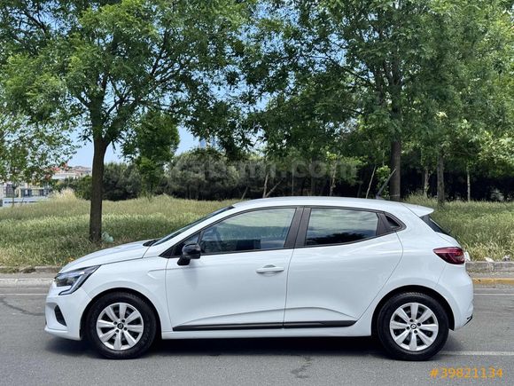 2022 RENAULT CLİO 1.0 TCE 79.000 KM SERVİS BAKIMLI TABLET EKRAN