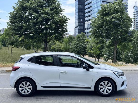 2022 RENAULT CLİO 1.0 TCE 79.000 KM SERVİS BAKIMLI TABLET EKRAN