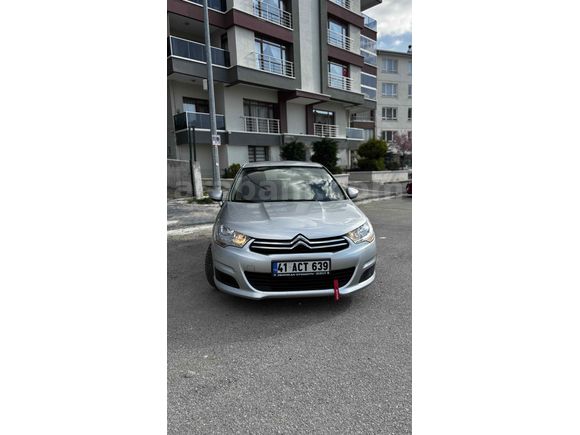 Sahibinden Citroen C4 1.6 HDi Attraction 2013 Model  220.000 km Gri (Gümüş)