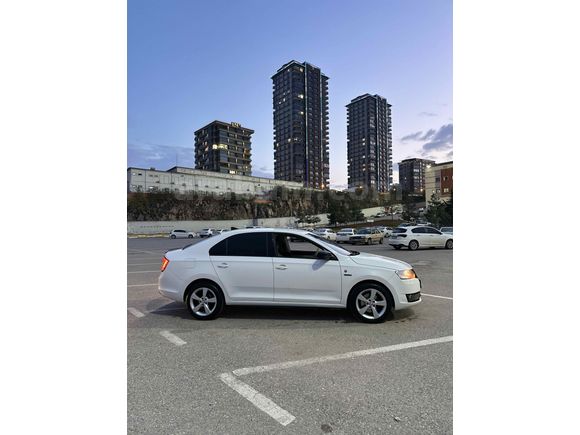 Sağlıkçıdan Skoda Rapid 1.6 TDI Elegance 2014 Model 