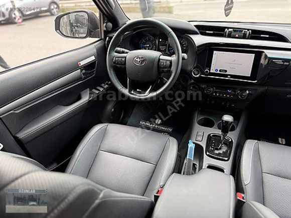 2025 HILUX 2.4D-4D INVINCIBLE 4X4