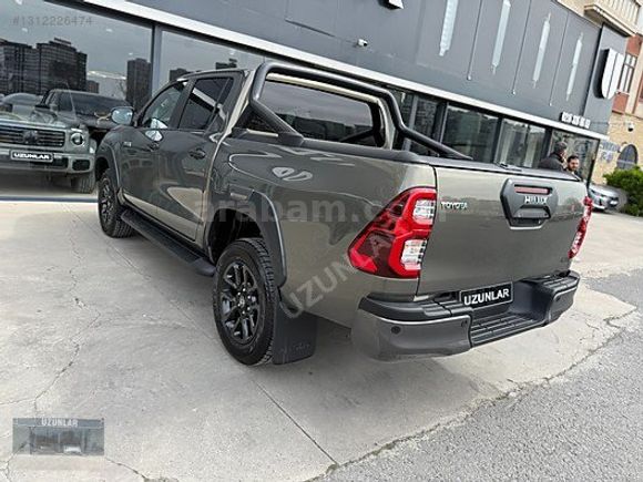 2025 HILUX 2.4D-4D INVINCIBLE 4X4