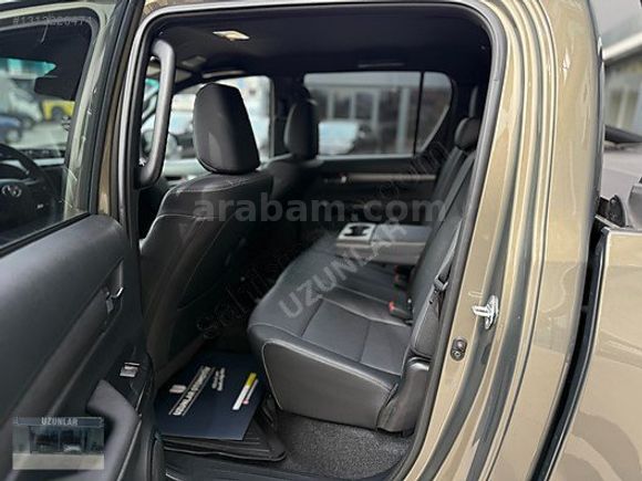 2025 HILUX 2.4D-4D INVINCIBLE 4X4