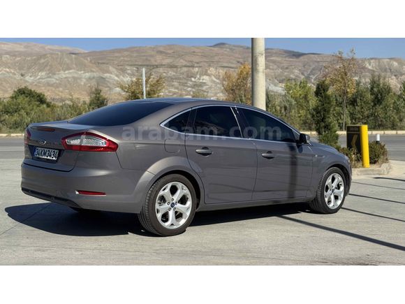 Ford Mondeo 2.0 TDCi Titanium  Düşük km özel plaka