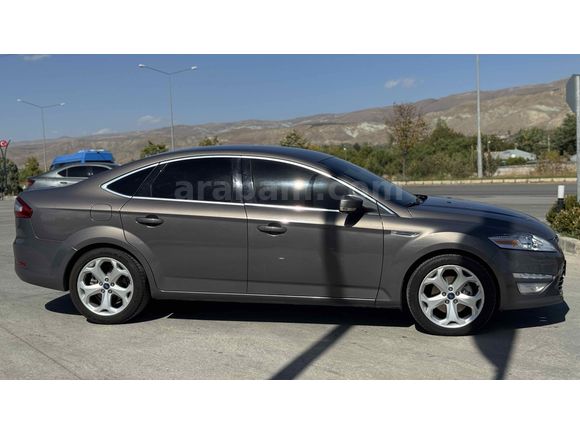 Ford Mondeo 2.0 TDCi Titanium  Düşük km özel plaka