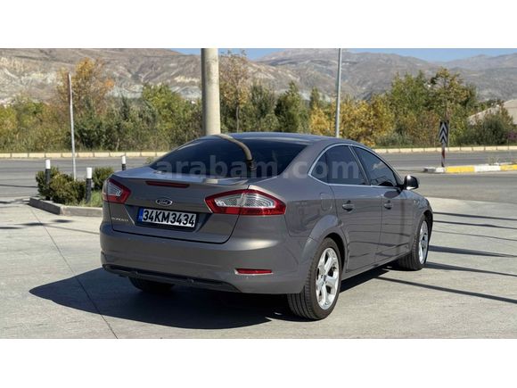 Ford Mondeo 2.0 TDCi Titanium  Düşük km özel plaka