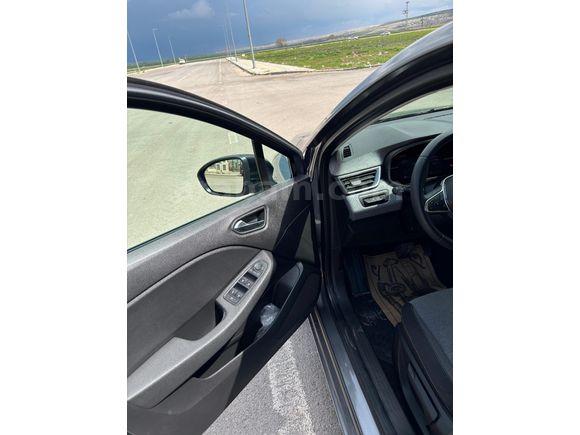 Sahibinden Renault Clio 1.0 TCe Evolution 2024 Model