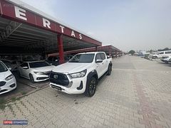 ADANA ERTAŞ OTOMOTİV 2023 HILUX 4x2 OTOMATİK 1BOYA +0.99 KREDİ