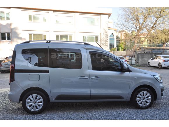 2023 RENAULT EXPRESS (senetle taksitlendirme seçeneğimiz vardır)