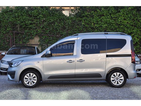 2023 RENAULT EXPRESS (senetle taksitlendirme seçeneğimiz vardır)