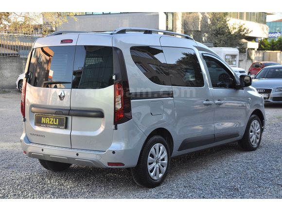 2023 RENAULT EXPRESS (senetle taksitlendirme seçeneğimiz vardır)
