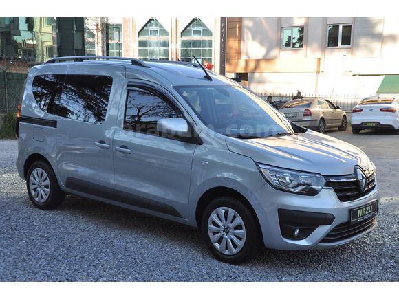 2023 RENAULT EXPRESS (senetle taksitlendirme seçeneğimiz vardır)