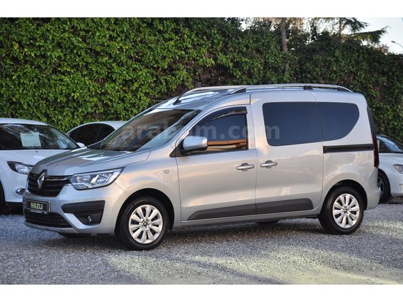 2023 RENAULT EXPRESS (senetle taksitlendirme seçeneğimiz vardır)
