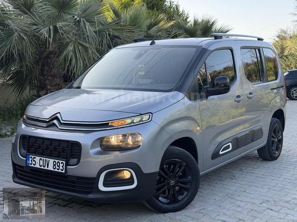 YALVAÇ OTODAN HATASIZ BERLİNGO DÜŞÜK KM OTOMATİK İLK SAHİBİNDEN