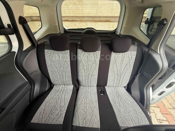 Sahibinden Ford Tourneo Courier 1.6 TDCi Titanium Plus 2017 Model 