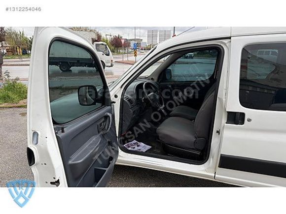 TUNÇSAN AUTO/2002 MD CITREÖN BERLİNGO ÇİFT SÜRGÜ MUAYENE SIFIR