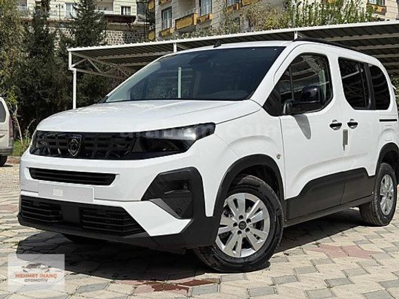 2026 MODEL PEJO PARTNER OTOMATİK 0 KM HATASIZ 4 CAM OTOMATİK