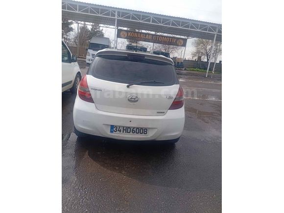 Sahibinden Hyundai i20 1.4 CRDi Team 2011 Model 