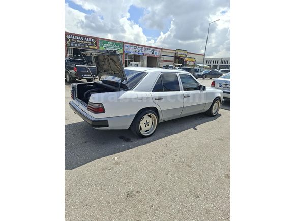 Sahibinden Mercedes - Benz 200 E 1989 Model