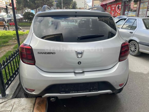 İLK SAHİBİNDEN SADECE 19 BİN KM’DE BOYASIZ 1.5 DCİ STEPWAY