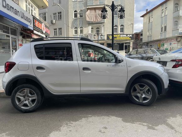 İLK SAHİBİNDEN SADECE 19 BİN KM’DE BOYASIZ 1.5 DCİ STEPWAY