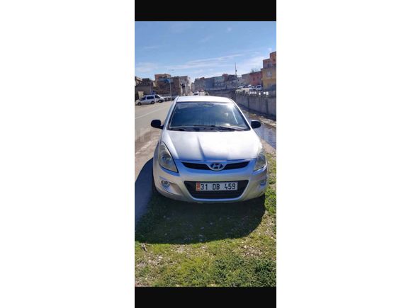 Galeriden Hyundai i20 1.4 CVVT Team 2012 Model Batman