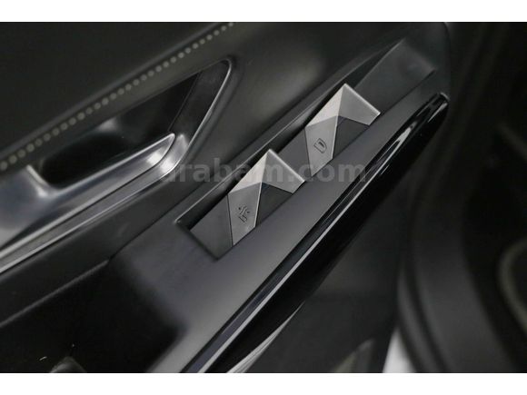 Galeriden DS Automobiles DS7 Crossback 1.6 THP PureTech So Chic Opera 2022 Model Sakarya