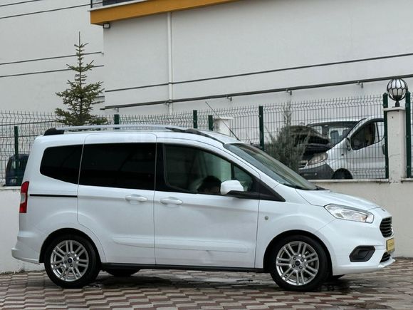 Sahibinden Ford Tourneo Courier 1.5 TDCi Titanium 2021 Model