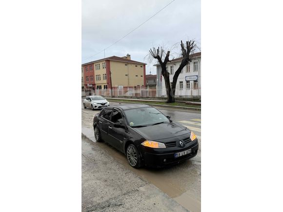 Sıfır motor Sahibinden Renault Megane 1.6 Dynamique 2005 Model  