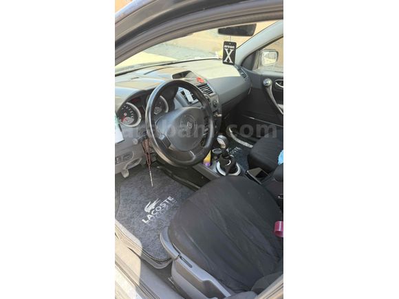 Sıfır motor Sahibinden Renault Megane 1.6 Dynamique 2005 Model  