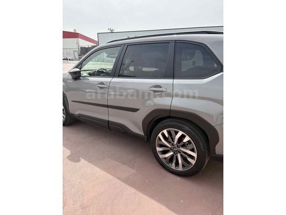 Sahibinden Subaru Forester 2.0i e-boxer Style 2024 Model 