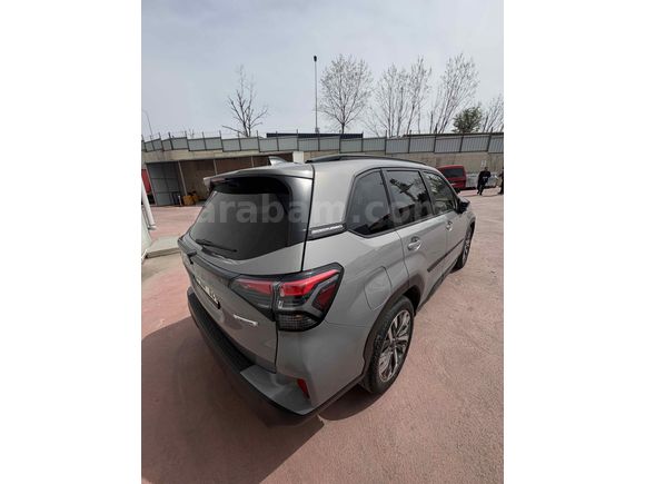 Sahibinden Subaru Forester 2.0i e-boxer Style 2024 Model 