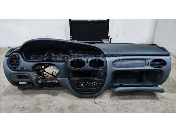 Renault Megane 1 ÇIKMA YEDEK PARÇALARI Uşak
