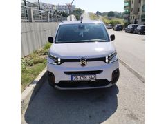 Sahibinden Citroen Berlingo 1.5 BlueHDI Max 2025 ModeXTR otomatik Cam tavan ilk günkü gibi sigara dahi içilmemiş.
