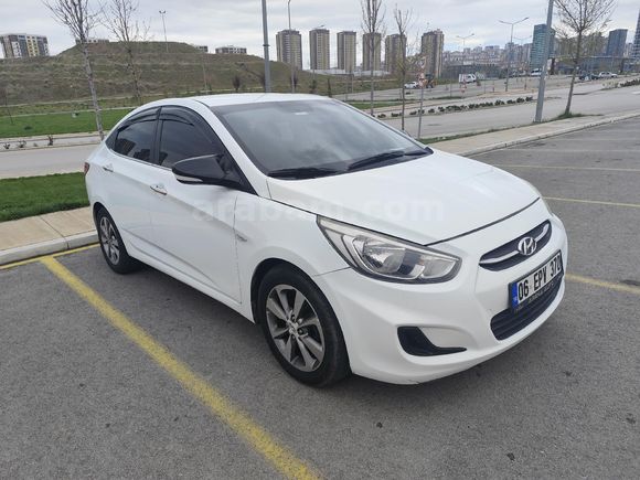 Sahibinden Hyundai Accent Blue 1.6 CRDI Mode 2015 Model