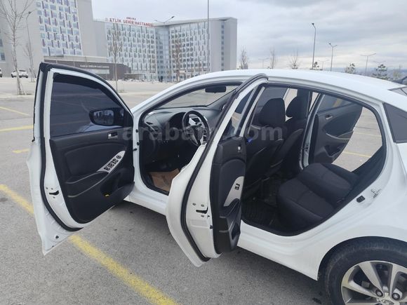 Sahibinden Hyundai Accent Blue 1.6 CRDI Mode 2015 Model