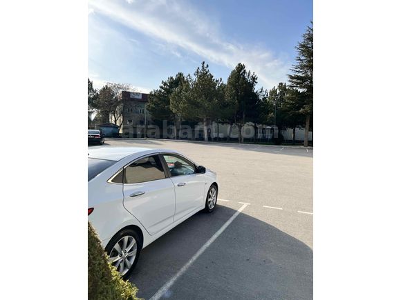 Memurdan Hyundai Accent Blue 1.6 CRDI Mode Plus2016 Model  140.00 km  Beyaz 