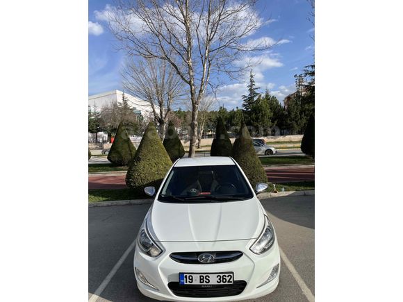 Memurdan Hyundai Accent Blue 1.6 CRDI Mode Plus2016 Model  140.00 km  Beyaz 