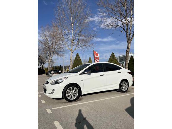 Memurdan Hyundai Accent Blue 1.6 CRDI Mode Plus2016 Model  140.00 km  Beyaz 