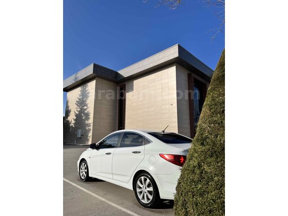Memurdan Hyundai Accent Blue 1.6 CRDI Mode Plus2016 Model  140.00 km  Beyaz 
