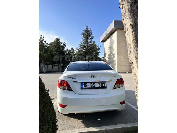 Memurdan Hyundai Accent Blue 1.6 CRDI Mode Plus2016 Model  140.00 km  Beyaz 