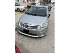Değişensiz Toyota Auris 1.4 D-4D Comfort Extra 2011 Model 