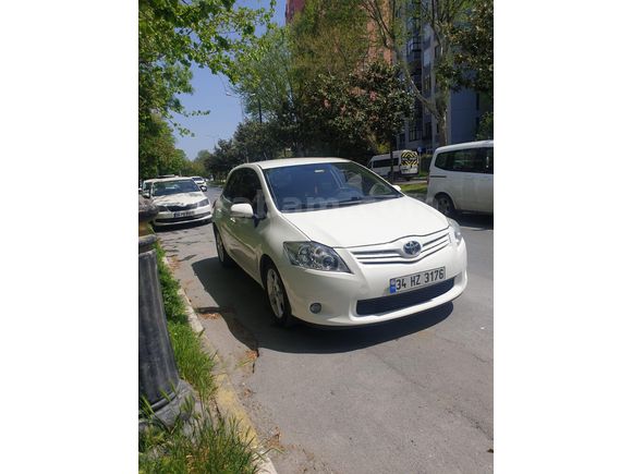 Sahibinden Toyota Auris 1.4 D-4D Comfort Extra 2012 Model