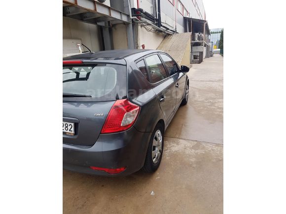 Sahibinden Kia Ceed 1.6 CRDi Cool 2012 Model  172500 km Gri