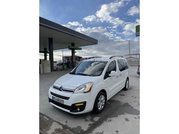 Emsalsiz 2017 Çıkışlı Düşük Km Citroen Berlingo En Dolusu