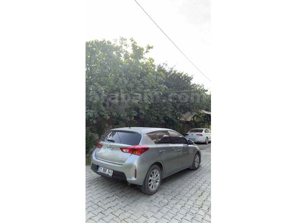 Sahibinden Toyota Auris 1.4 D-4D Active 2013 Model 