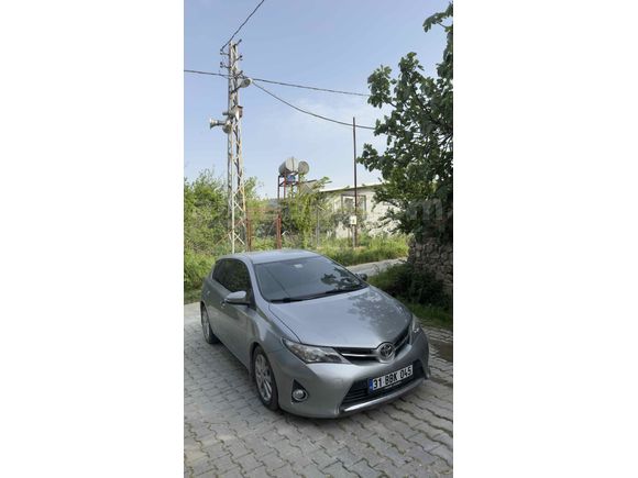 Sahibinden Toyota Auris 1.4 D-4D Active 2013 Model 