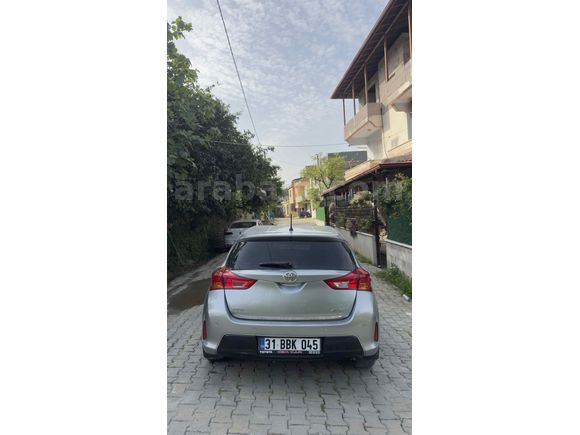 Sahibinden Toyota Auris 1.4 D-4D Active 2013 Model 